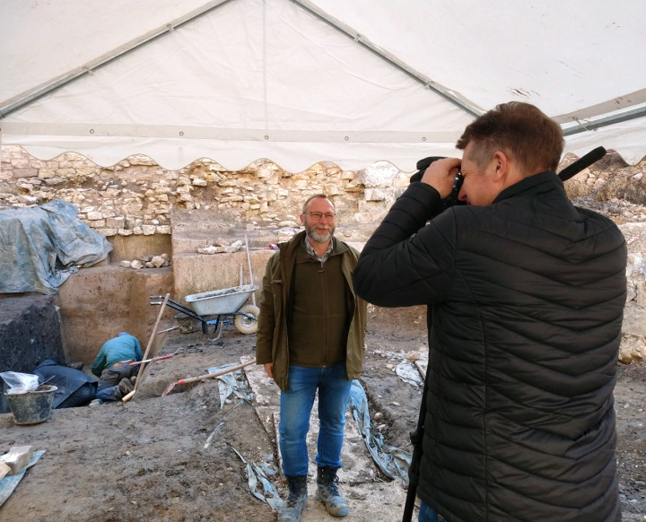 Dr. Tim Schüler (TLDA) und Uwe Germar (Produzent) bei Dreharbeiten in der Saalstraße, Foto: Teresa Thieme