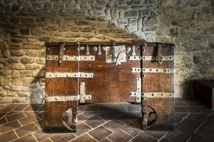 Frontstollentruhe im Keller des Jenaer Stadtmuseums