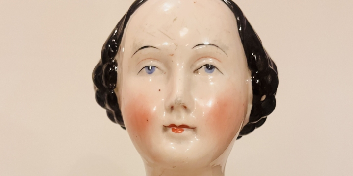 Alter Porzellan Puppenkopf, farbig gefasst  &copy;Stadtmuseum Jena